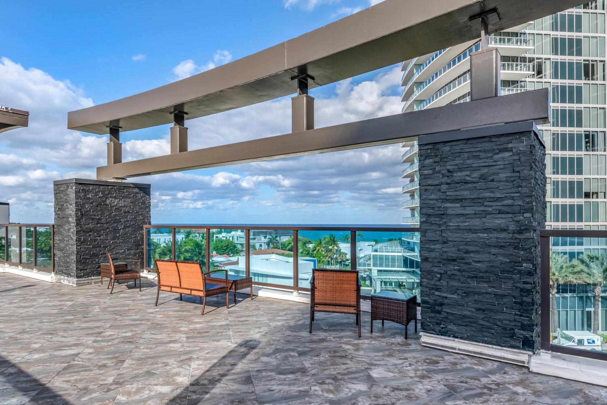 Cambria Hotel Fort Lauderdale Beach Exterior photo